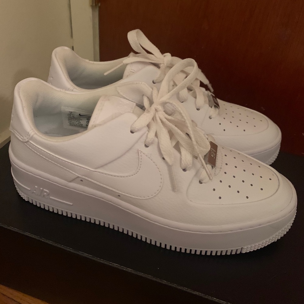 Nike Air Force 1 Sage Low (size Women’s 7)